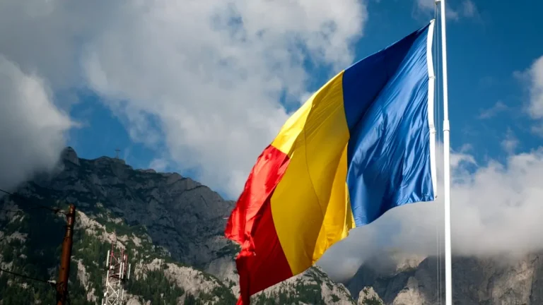 L.G.Janik: Imnurile oficiale ale României – de la Cuza până azi